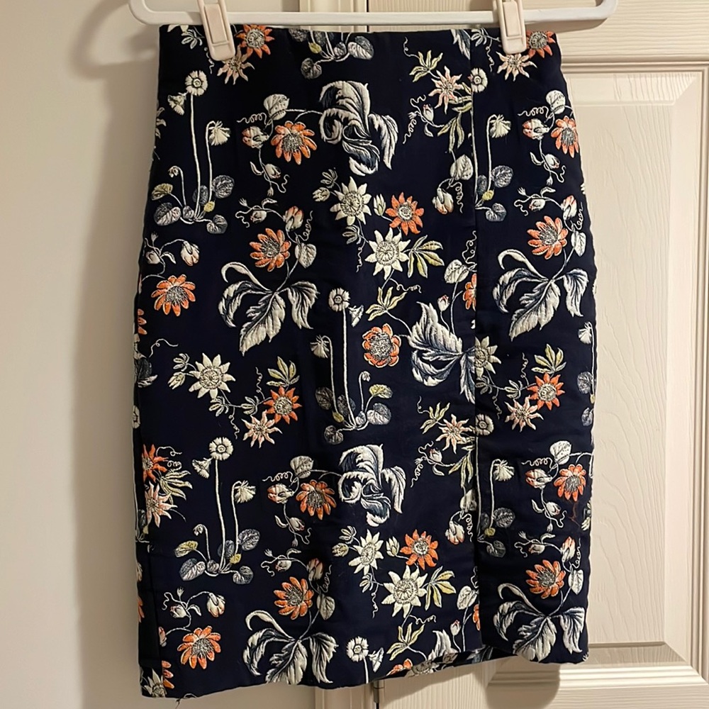 Ann Taylor. Size 4. Good condition.